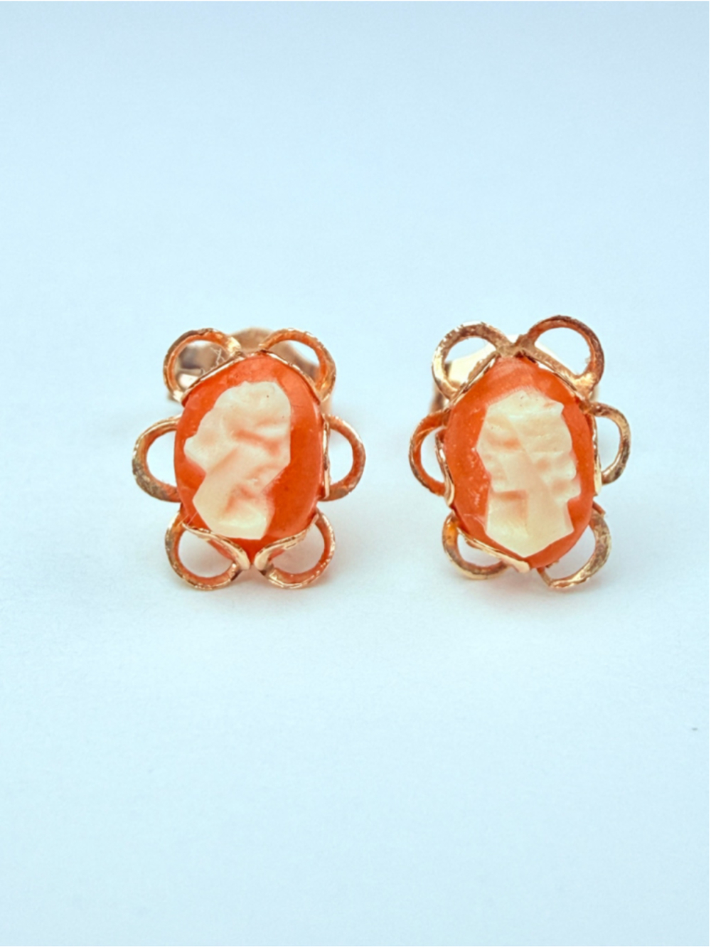 14K Solid Yellow Gold Muse Cameo Hand Carved Shell Stud Vintage Earrings